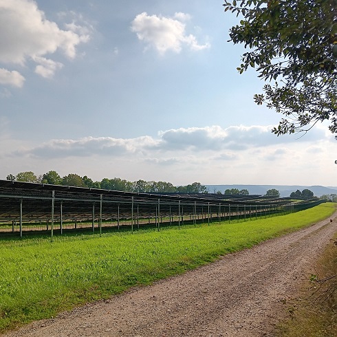 Datei:Bürger-PV-Anlage im Bau - 16 August 2025 klein.jpg